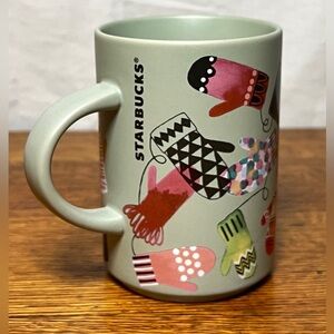 Starbucks 2017 Holiday Winter Mittens Mug